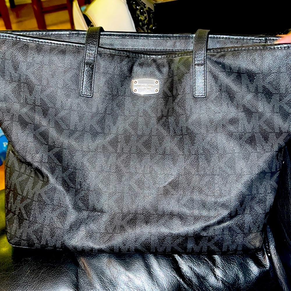 Black w/gray Michael Kors bag.